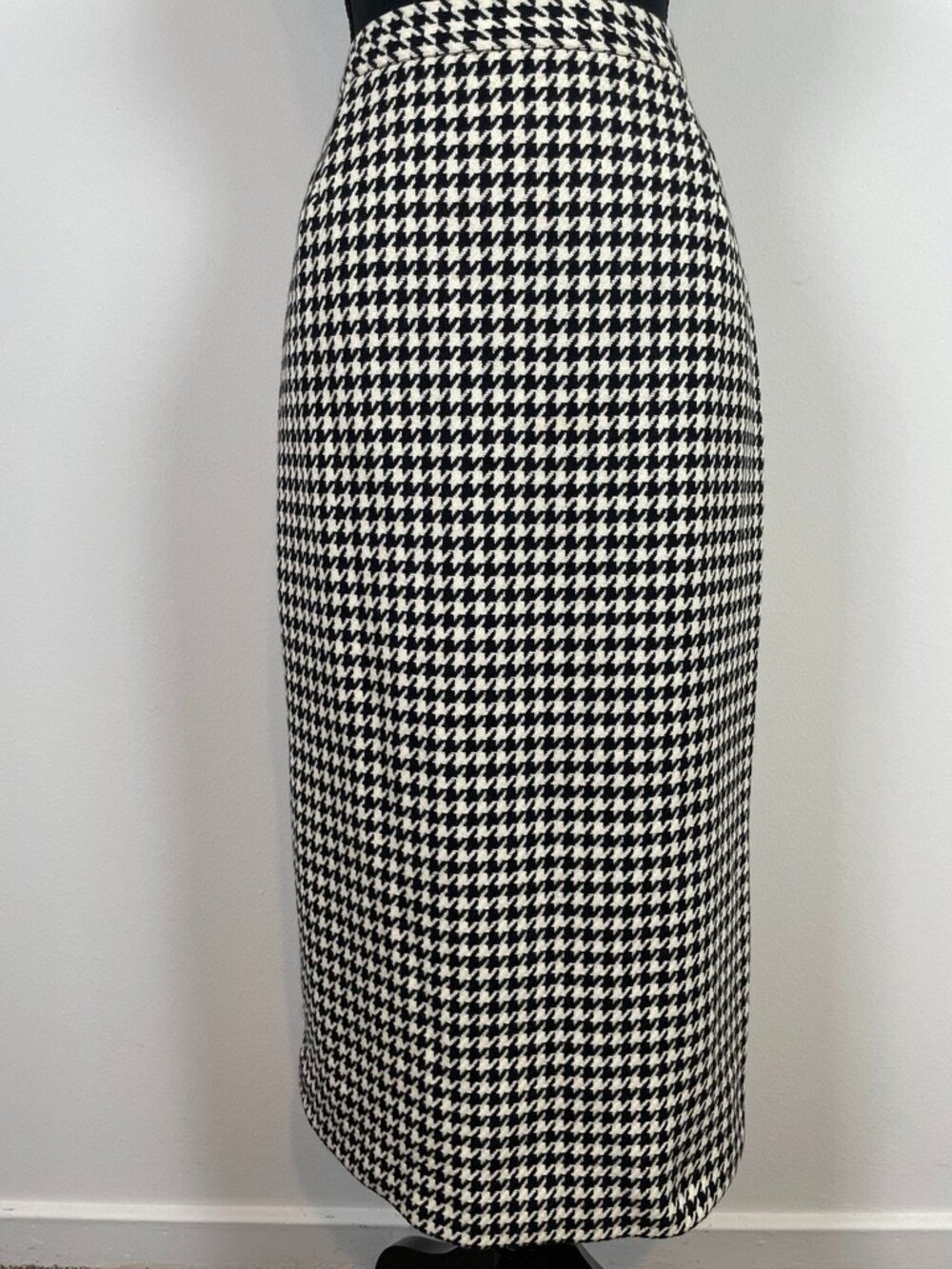 ANNE KLEIN Vintage for I. Magnin black and ivory houndstooth midi skirt